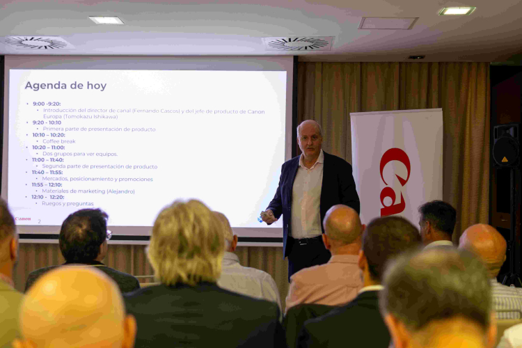 Canon presenta las nuevas series imagePROGRAF TM y TX a su Canal de Partners y Mayoristas de LFP en un encuentro exclusivo en Madrid